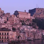 Couette-café La Veduta 4*